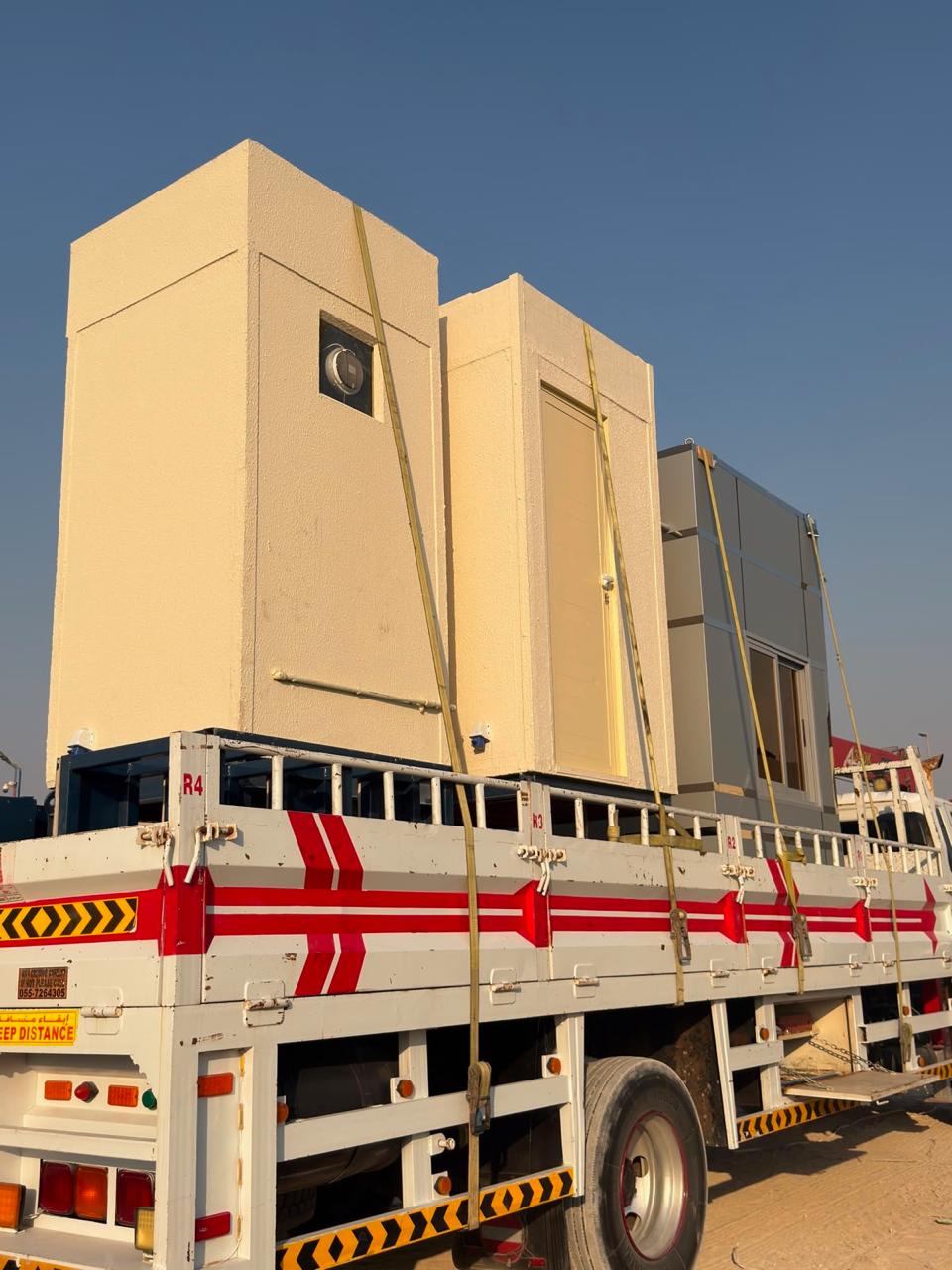 Single-unit ablution cabins